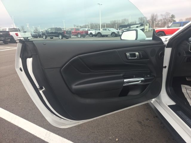 Used 2025 Ford Mustang Premium image 19