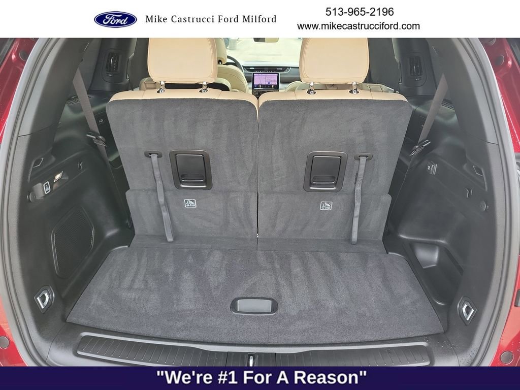 Used 2025 Jeep Grand Cherokee L Limited w/ Black Appearance Package AWD/4WD image 28