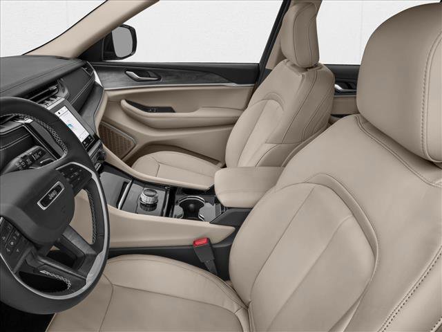 New 2025 Jeep Grand Cherokee Altitude image 6