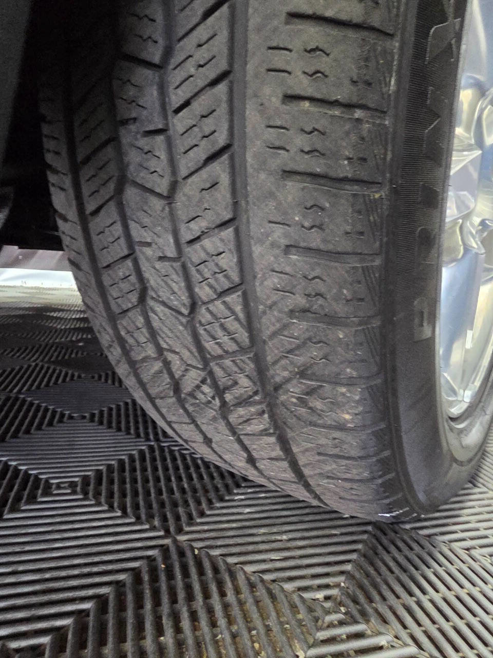 Used 2011 Chevrolet Suburban LTZ image 36