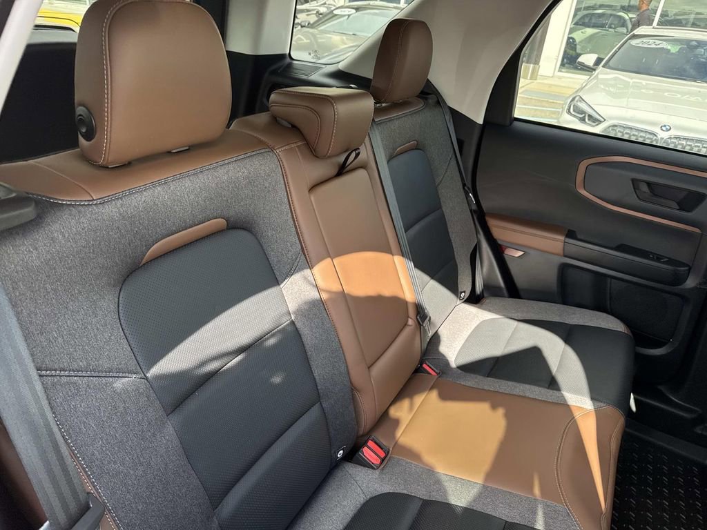 Used 2021 Ford Bronco Sport Outer Banks image 9