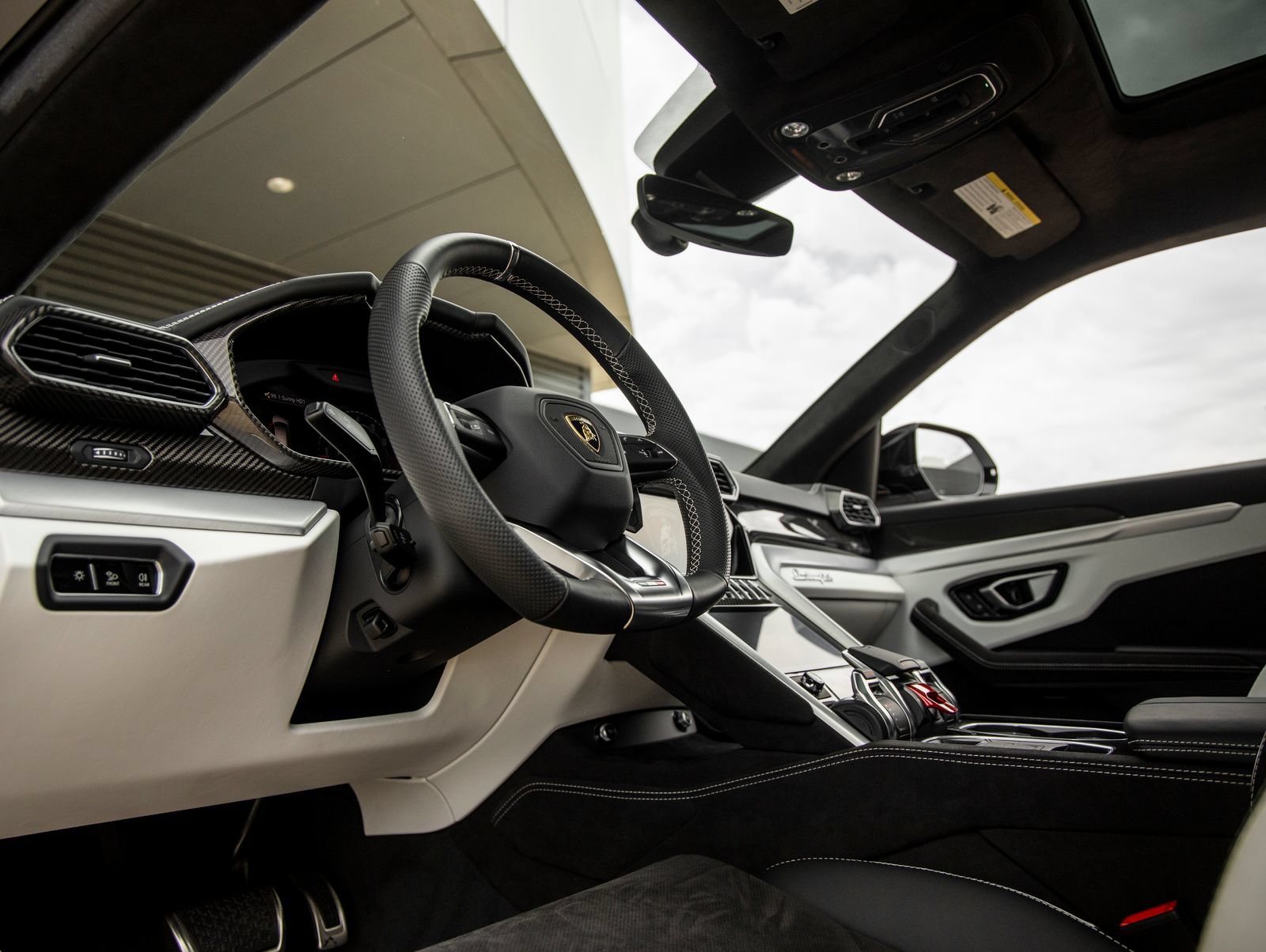Used 2024 Lamborghini Urus S AWD/4WD image 26