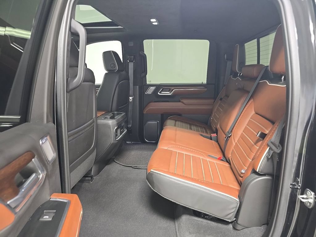 Used 2024 GMC Sierra 3500 Denali Ultimate AWD/4WD image 16