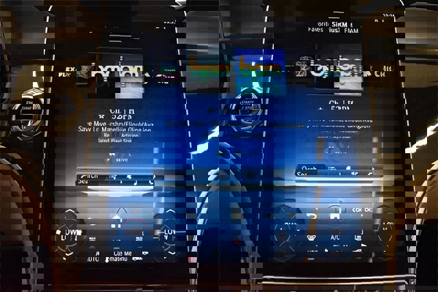 New 2025 Mercedes-Benz GLC 300 4MATIC image 29