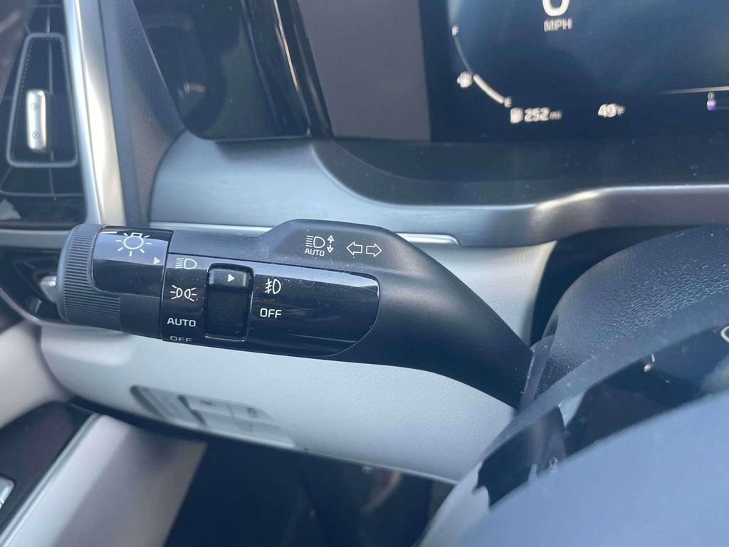 Used 2023 Kia Sorento SX Prestige image 25