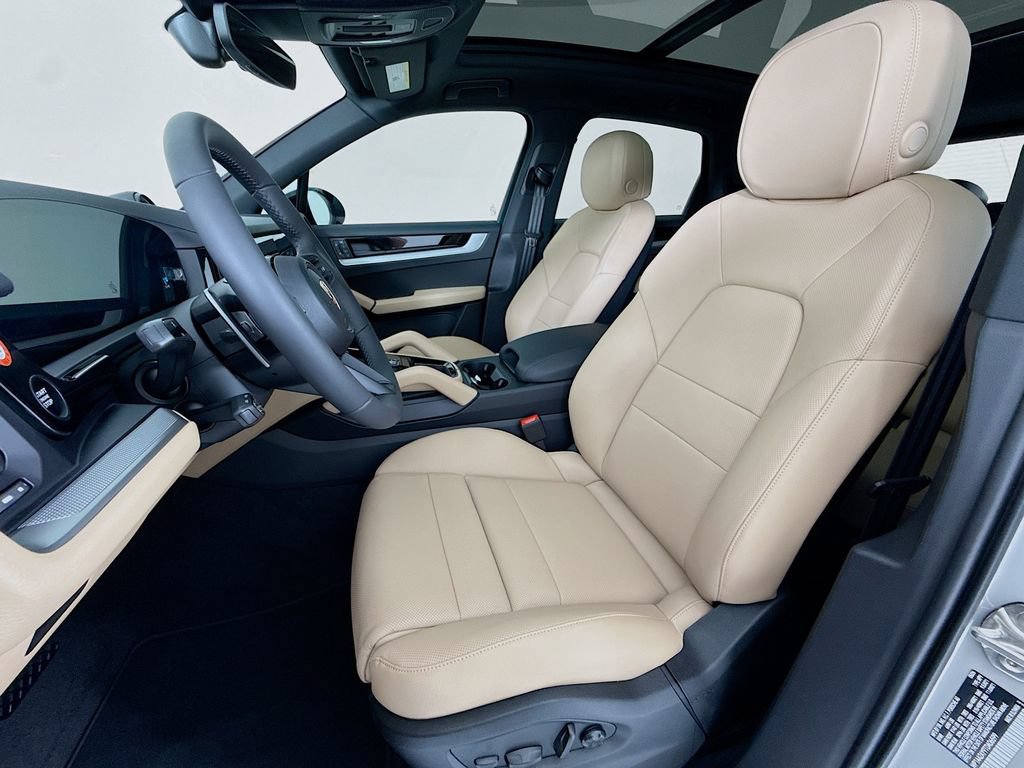 New 2026 Porsche Cayenne AWD/4WD image 5