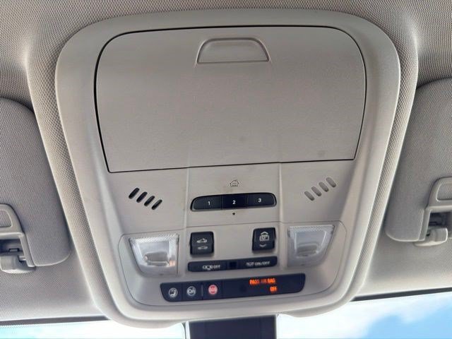 Used 2018 Chevrolet Equinox Premier FWD image 35