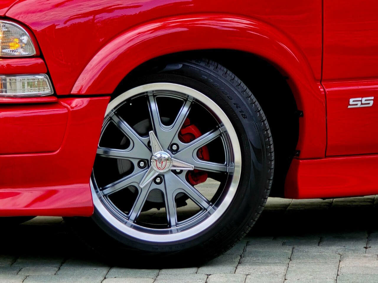 Used 2001 Chevrolet Blazer Xtreme w/ Preferred Equipment Group image 3