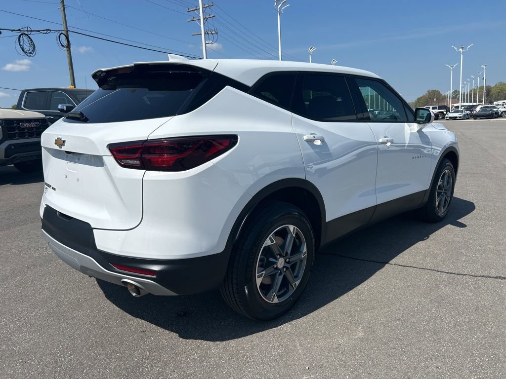 Used 2025 Chevrolet Blazer LT image 5