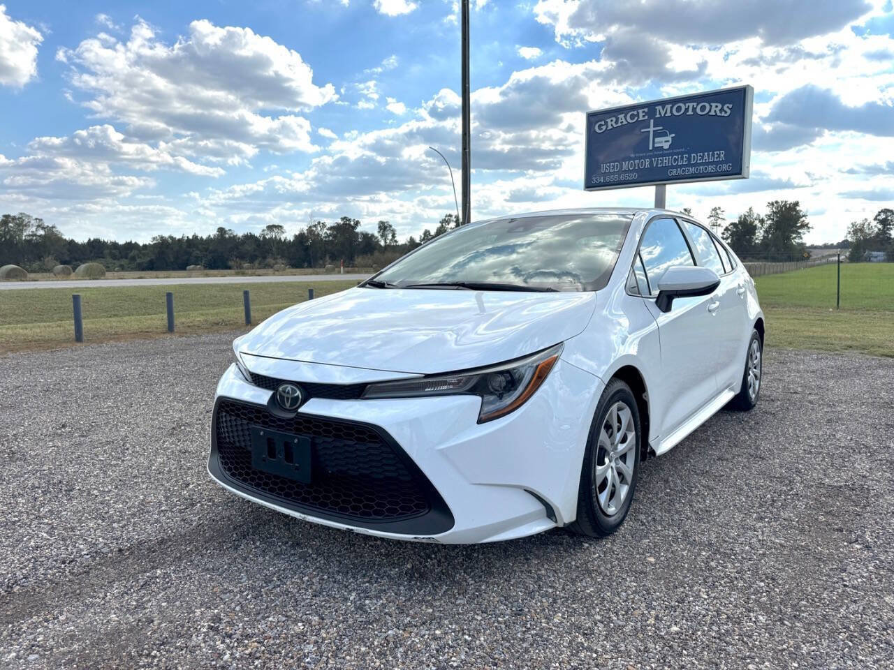 Used 2021 Toyota Corolla LE image 4