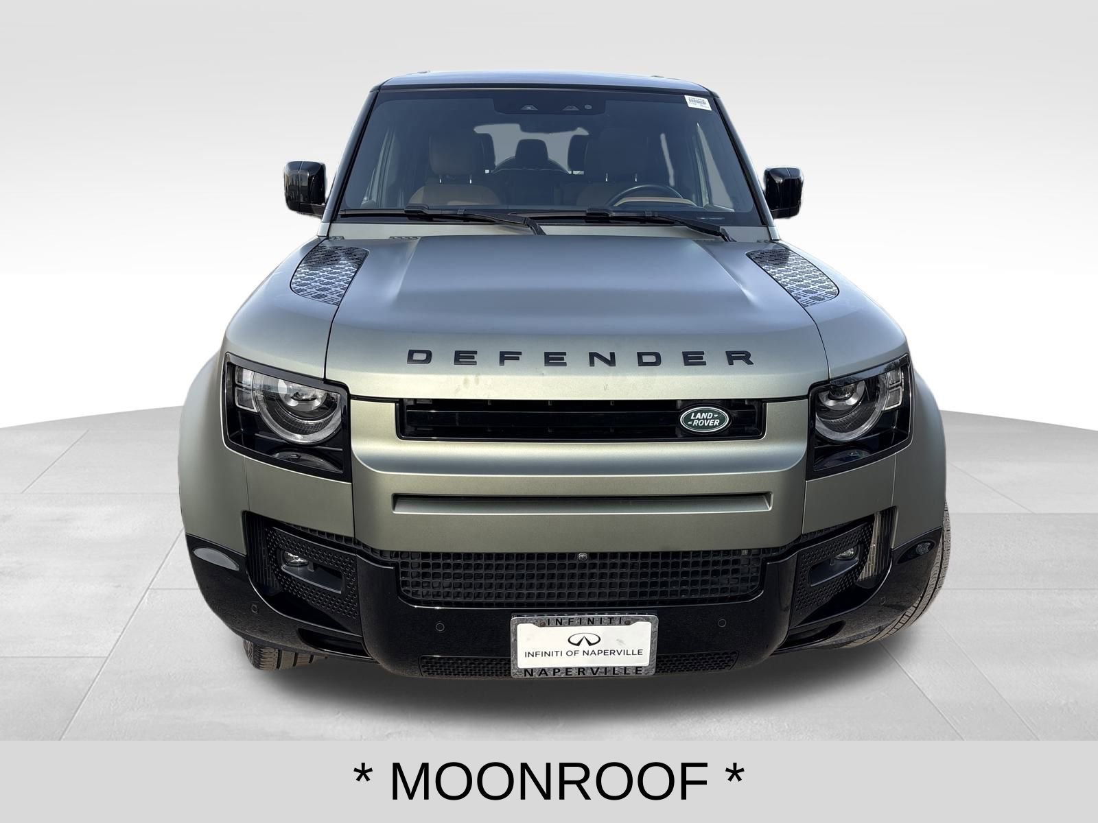 Used 2025 Land Rover Defender 130 X-Dynamic SE image 8