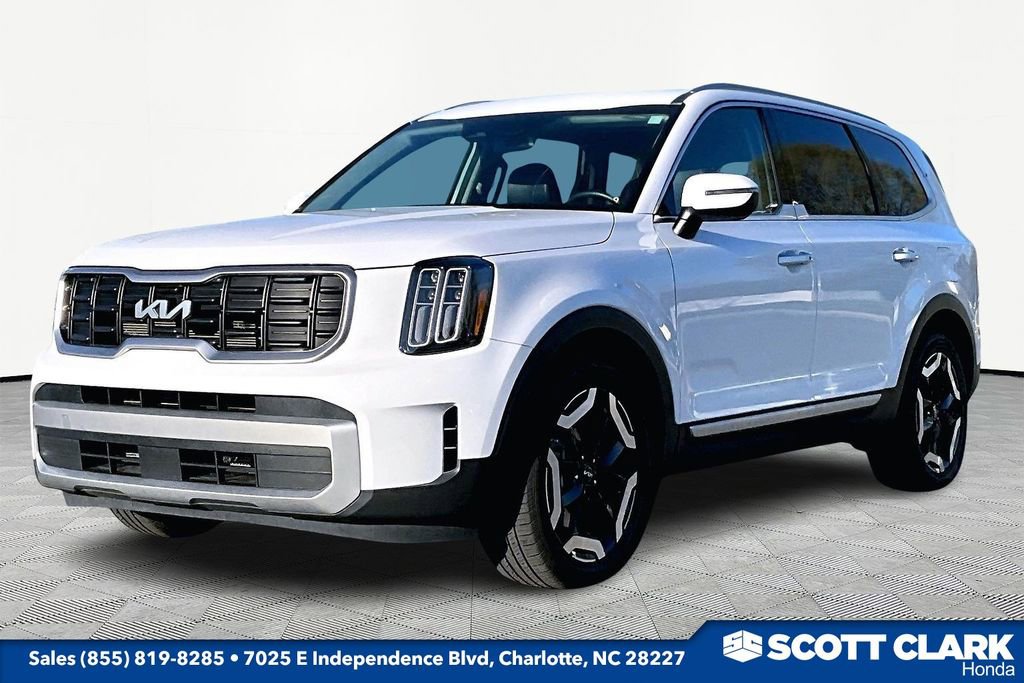 Used 2023 Kia Telluride S w/ S Sunroof Package image 3