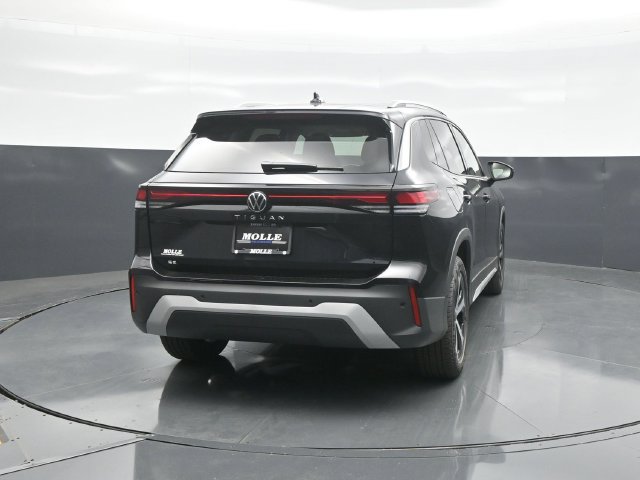 New 2026 Volkswagen Tiguan SE FWD image 6