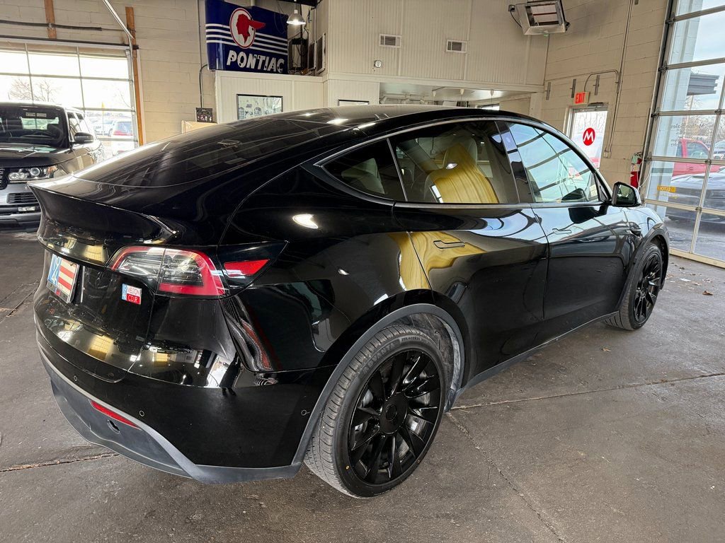 Used 2020 Tesla Model Y Long Range image 16