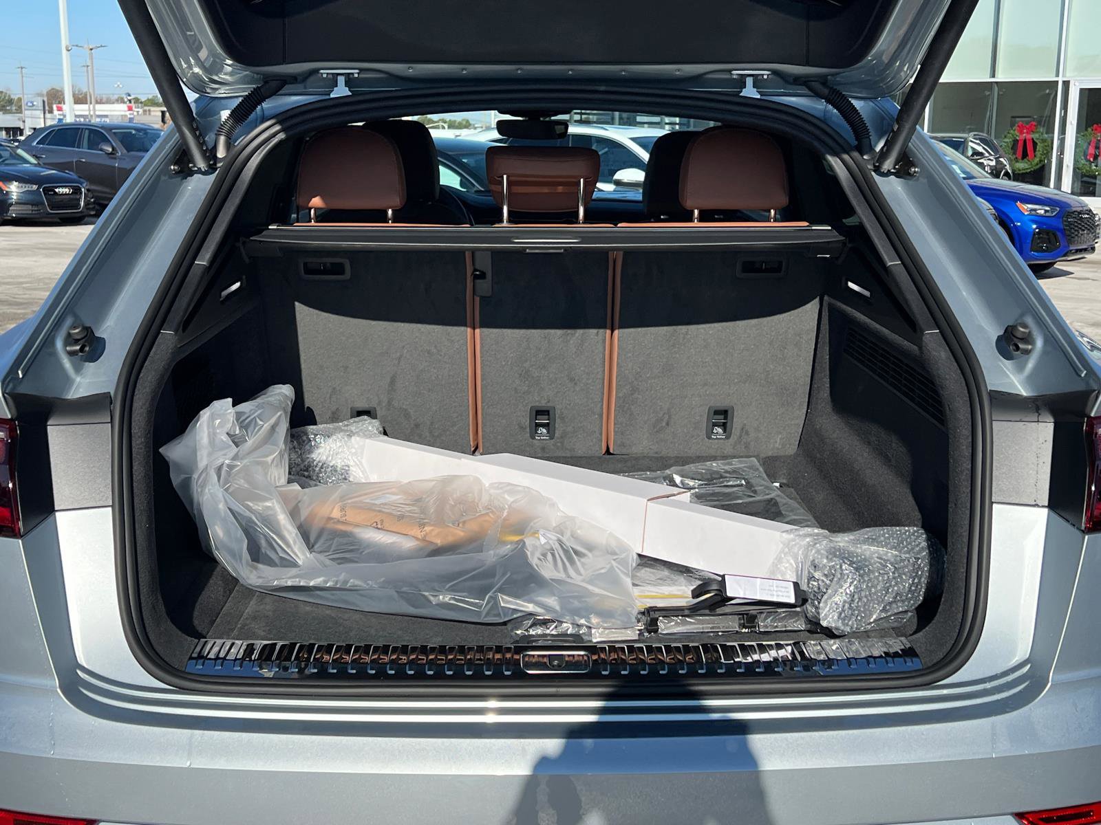 New 2025 Audi Q8 Premium image 12