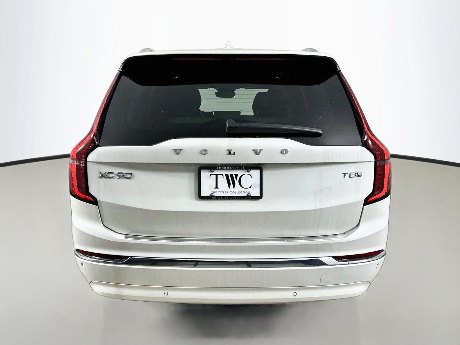 New 2026 Volvo XC90 T8 Plus w/ Protection Package AWD/4WD image 6