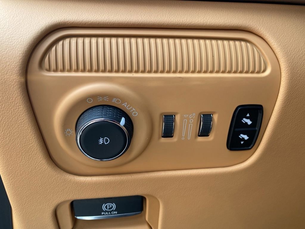 Used 2022 Jeep Grand Wagoneer Series III image 16