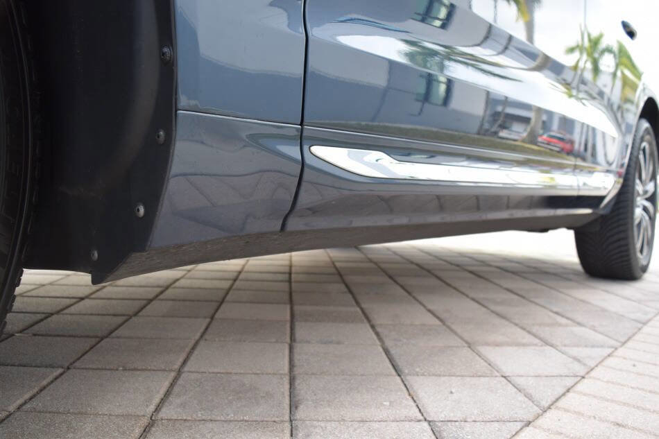 Used 2018 Volvo XC60 T5 Inscription w/ Luxury Seat Package image 28