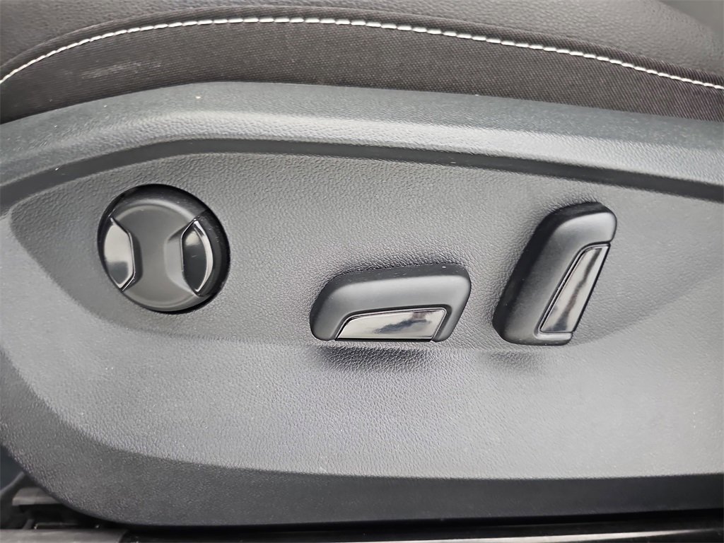 Used 2024 Volkswagen Taos SE image 38