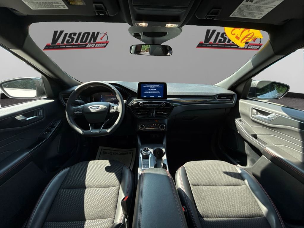 Used 2025 Ford Escape ST-Line image 28