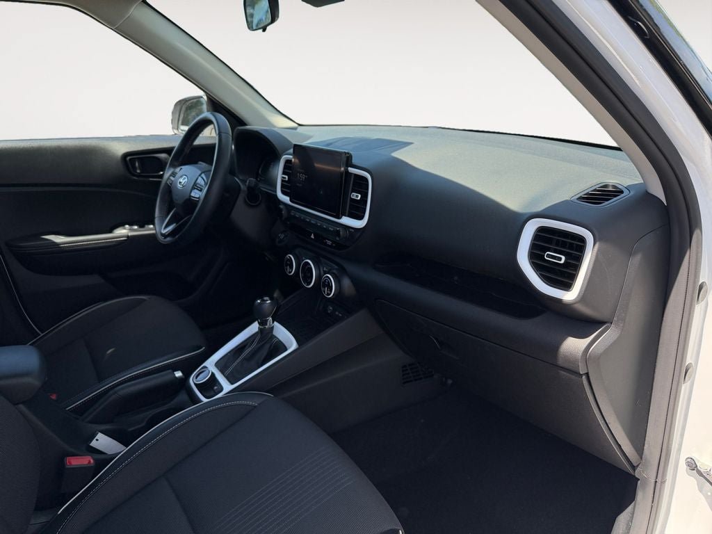 Used 2023 Hyundai Venue Limited FWD image 26
