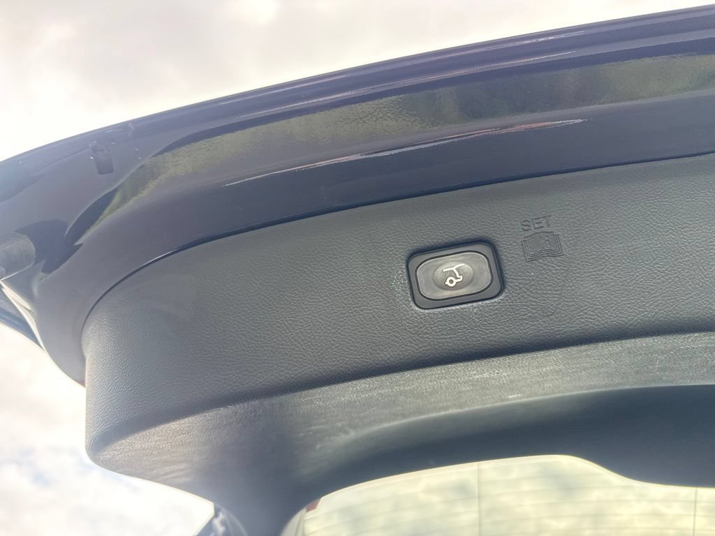 Used 2021 Ford Edge Titanium AWD/4WD image 23