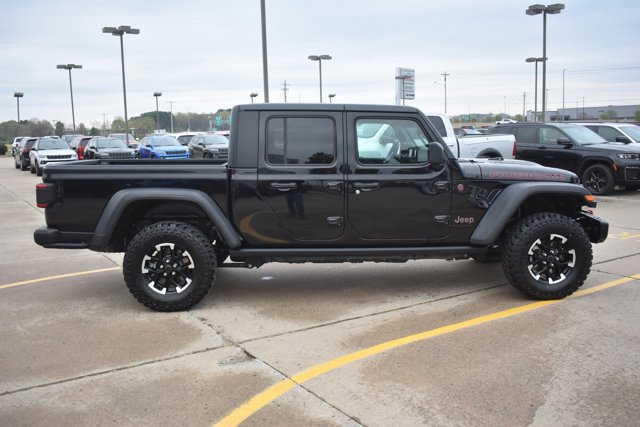 Used 2025 Jeep Gladiator Rubicon w/ Safety Group image 4