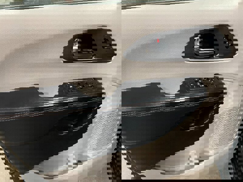 Used 2020 Chrysler Pacifica Touring-L image 20