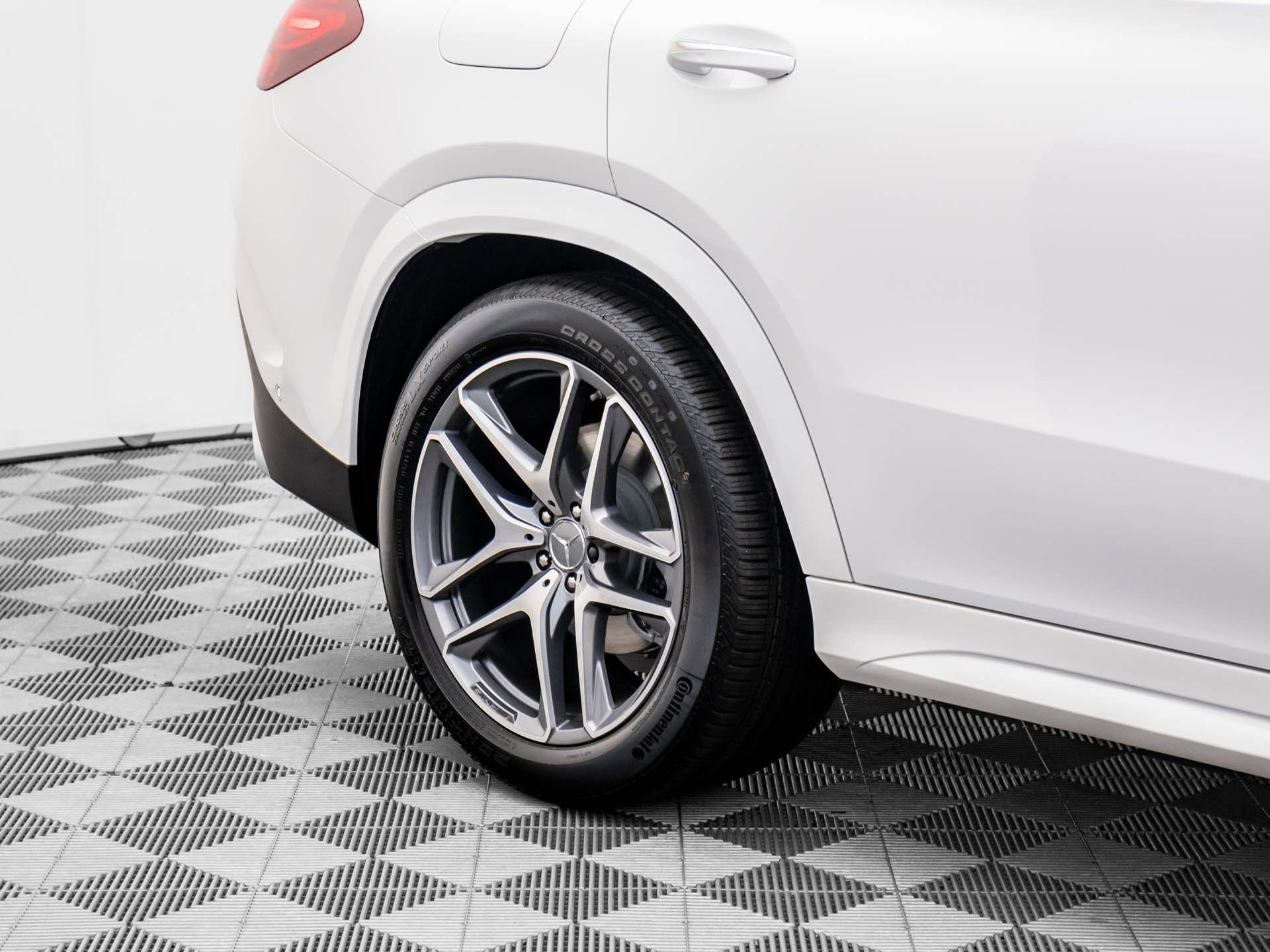 New 2025 Mercedes-Benz GLE 53 AMG 4MATIC Coupe image 30