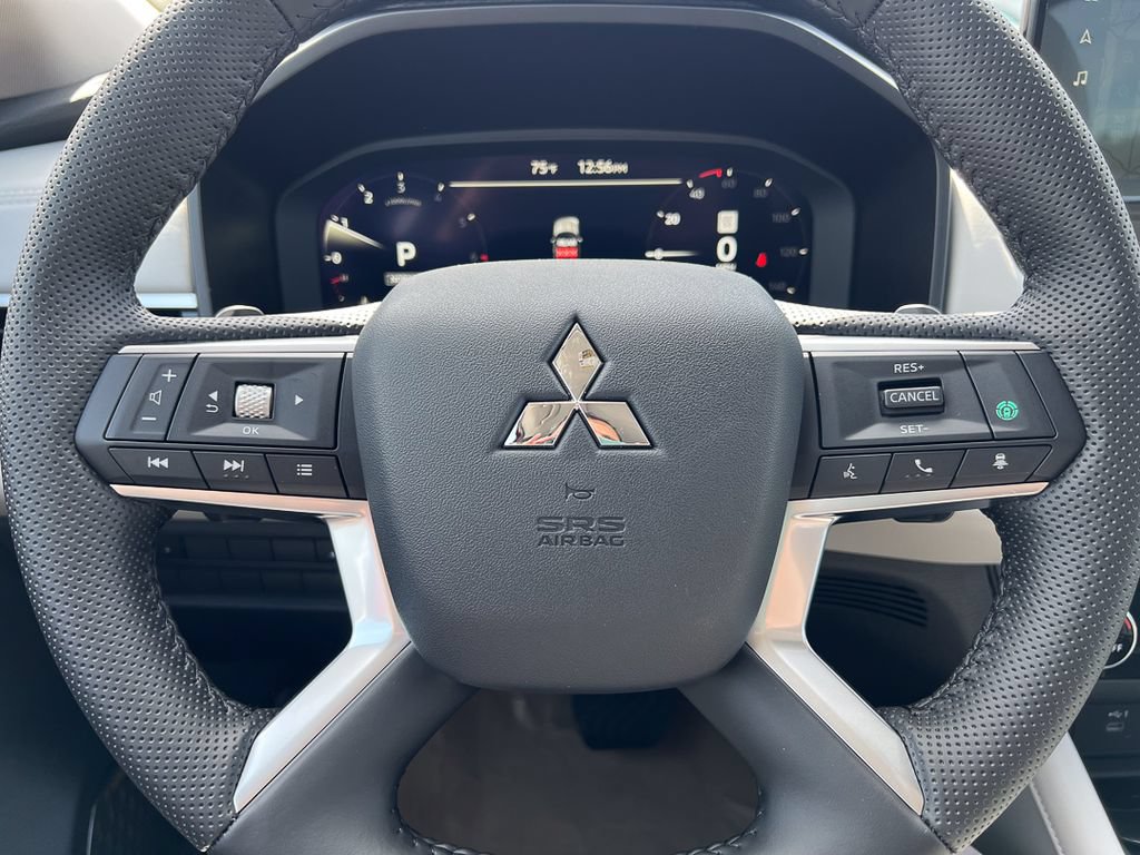 New 2025 Mitsubishi Outlander SE FWD image 22