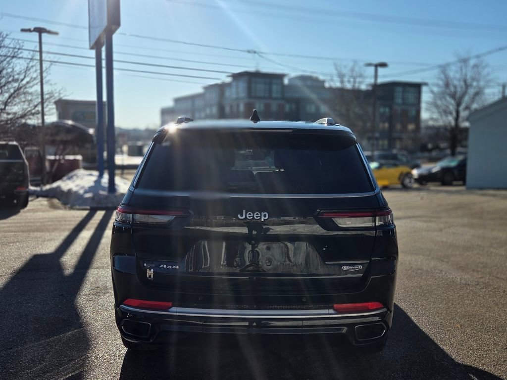 Used 2022 Jeep Grand Cherokee L Summit w/ Luxury Tech Group V AWD/4WD image 5