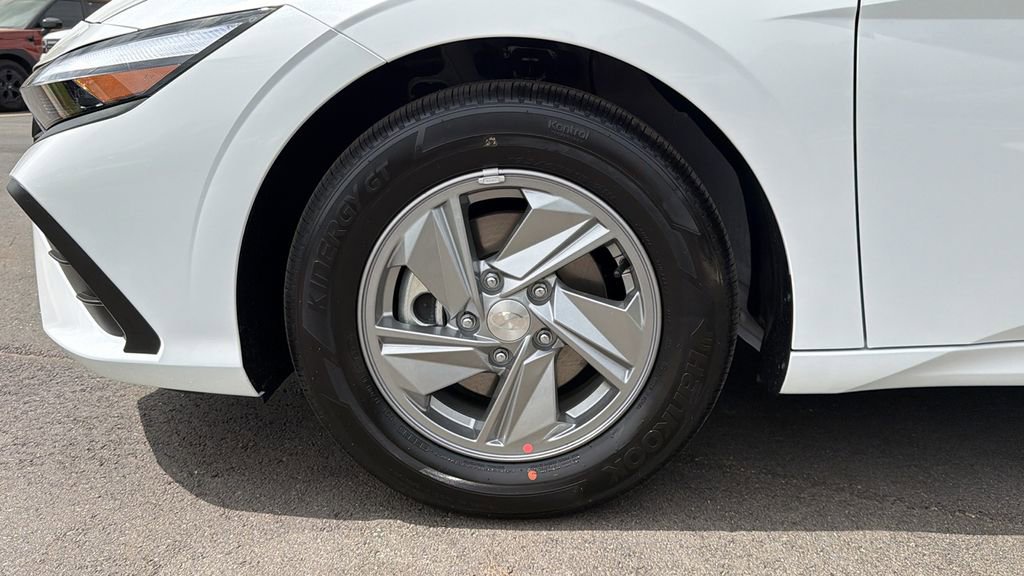 New 2026 Hyundai Elantra SE image 11
