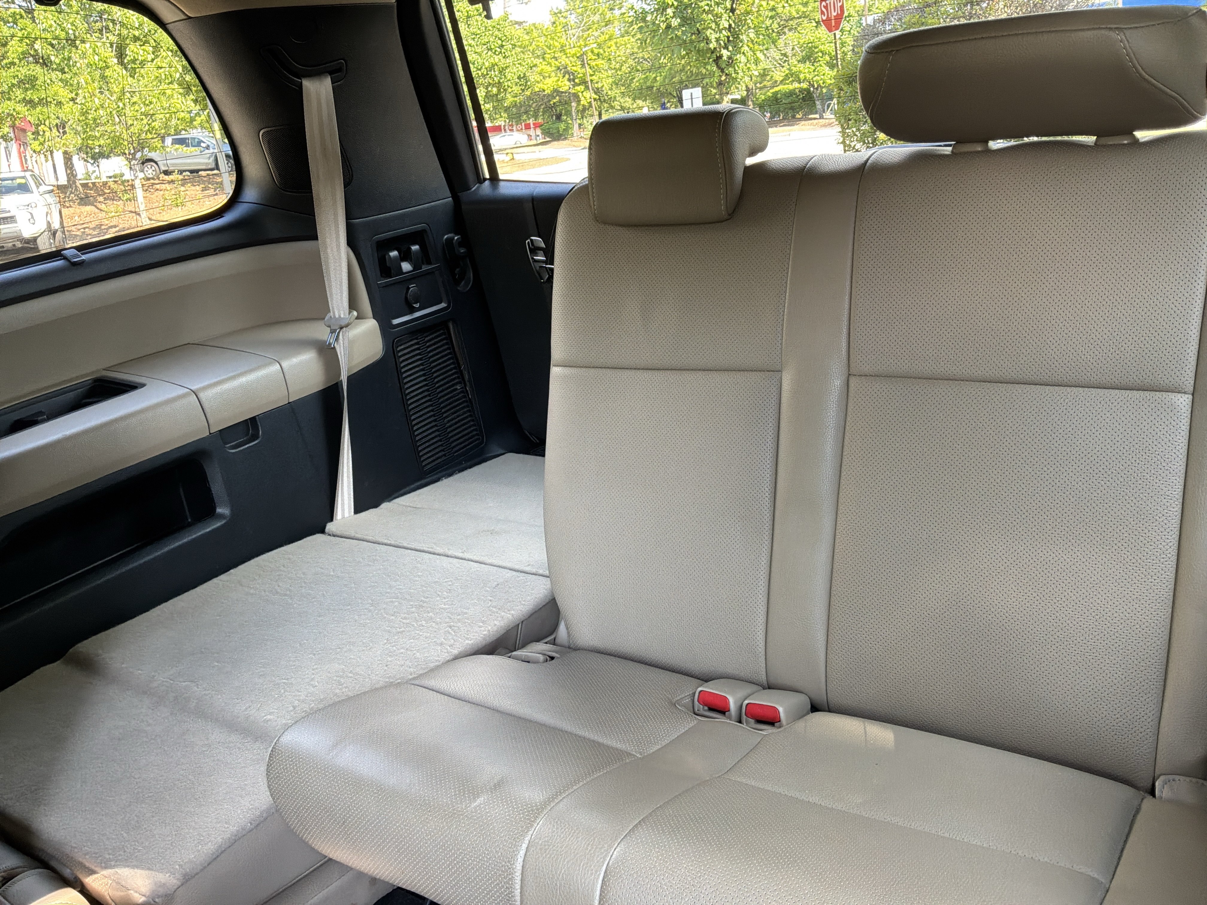 Used 2018 Toyota Sequoia Platinum AWD/4WD image 32