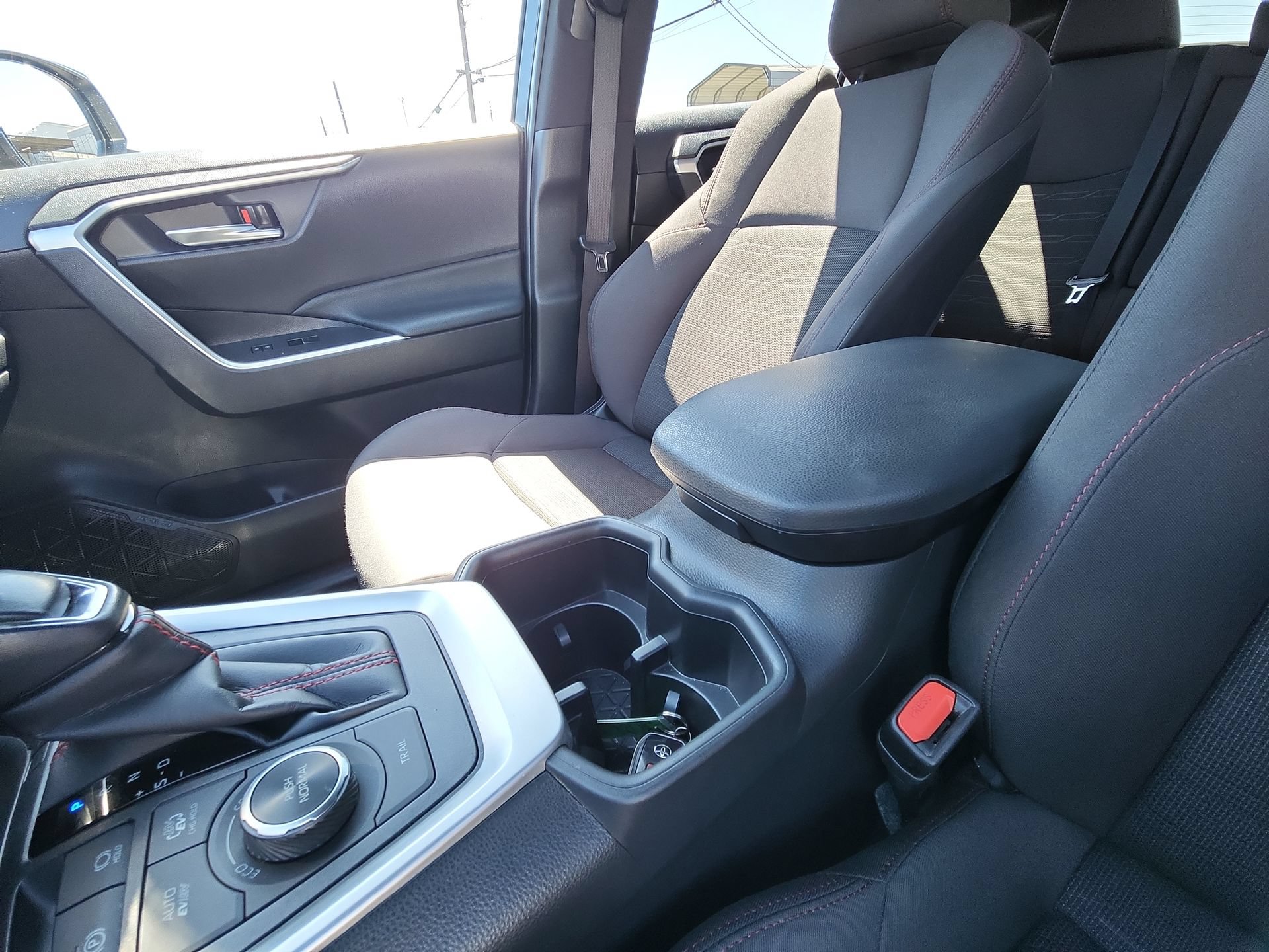Used 2023 Toyota RAV4 SE w/ Weather & Moonroof Package AWD/4WD image 22