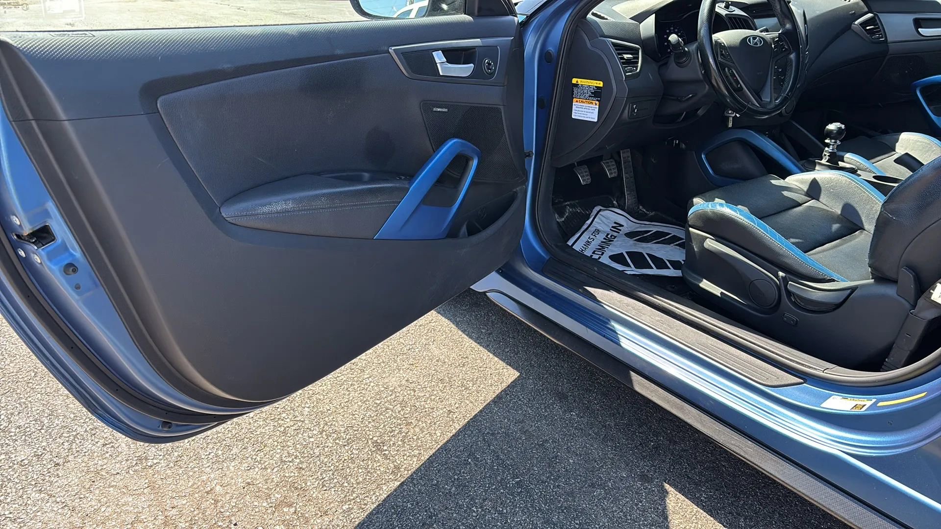 Used 2016 Hyundai Veloster Rally Edition FWD image 9