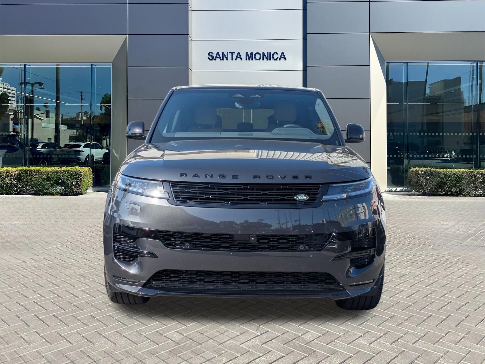 New 2026 Land Rover Range Rover Sport Dynamic SE image 2