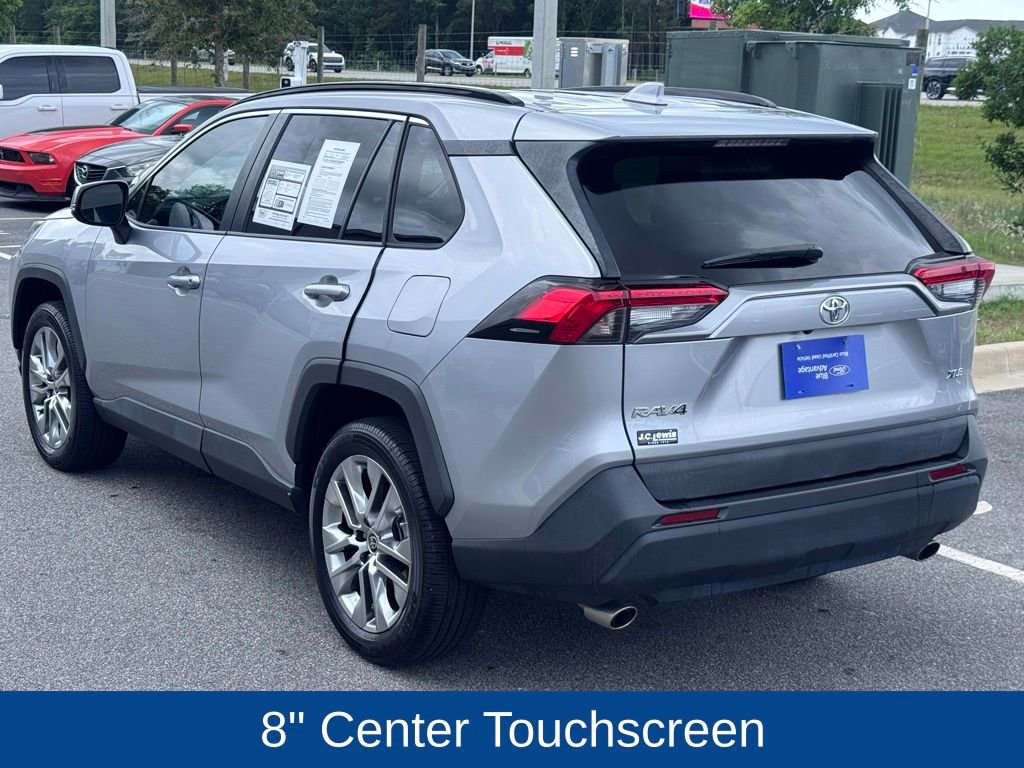 Used 2021 Toyota RAV4 XLE Premium FWD image 5