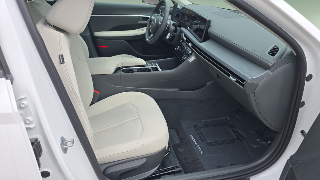 New 2026 Hyundai Sonata SEL AWD/4WD image 26