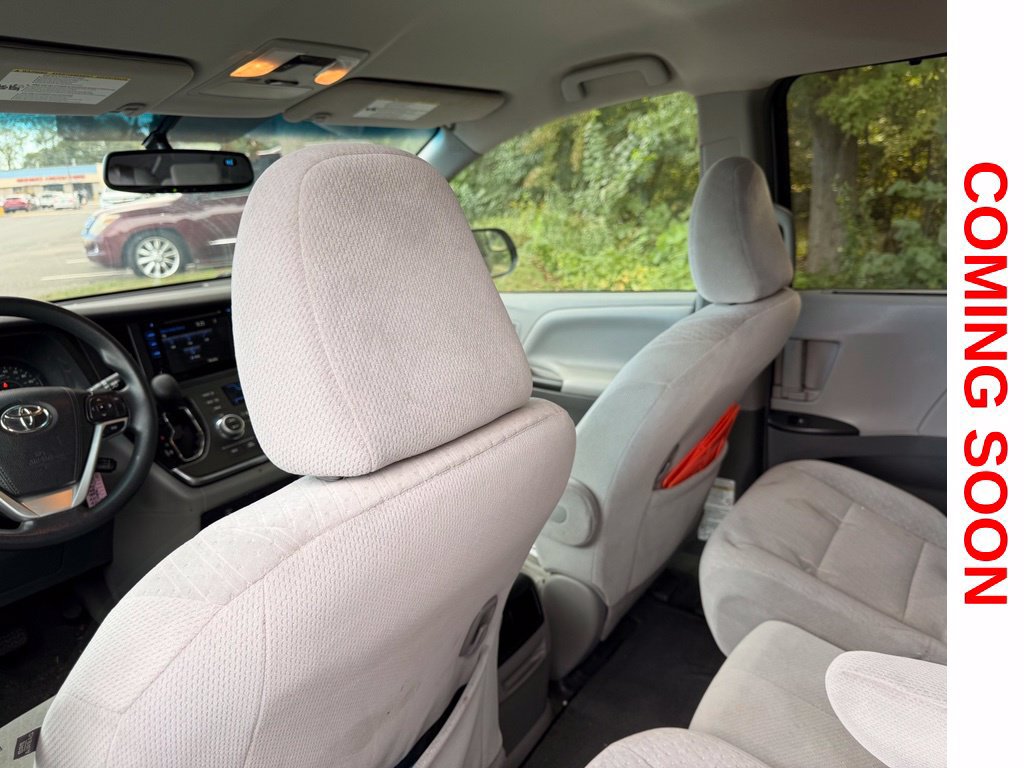 Used 2016 Toyota Sienna LE FWD image 11