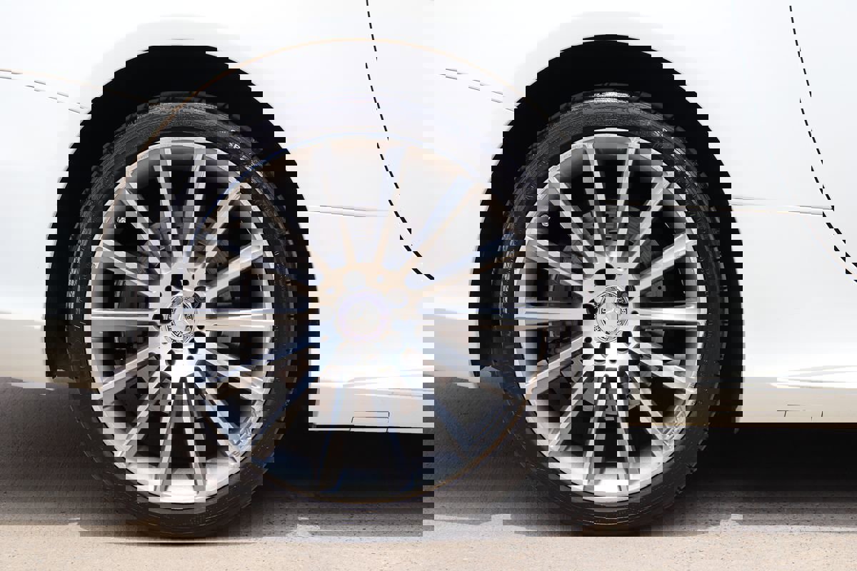 Used 2017 Mercedes-Benz SL 550 w/ Driver Assistance Package image 45