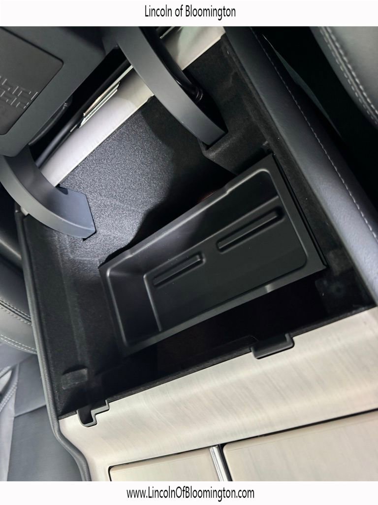 Used 2025 Lincoln Navigator L Reserve image 33