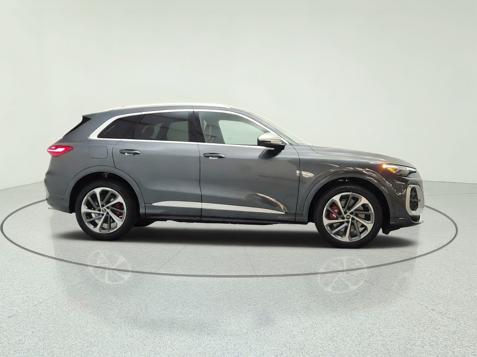 New 2026 Audi SQ5 Prestige AWD/4WD image 4