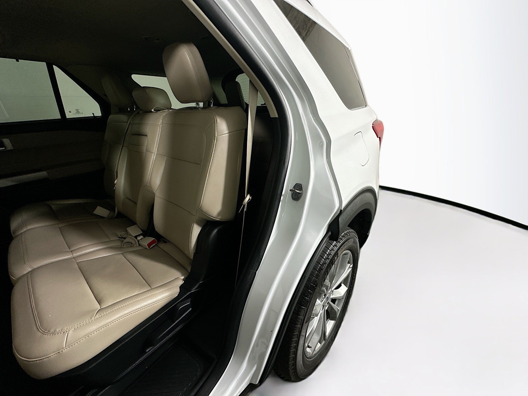 Used 2024 Ford Explorer Limited AWD/4WD image 26
