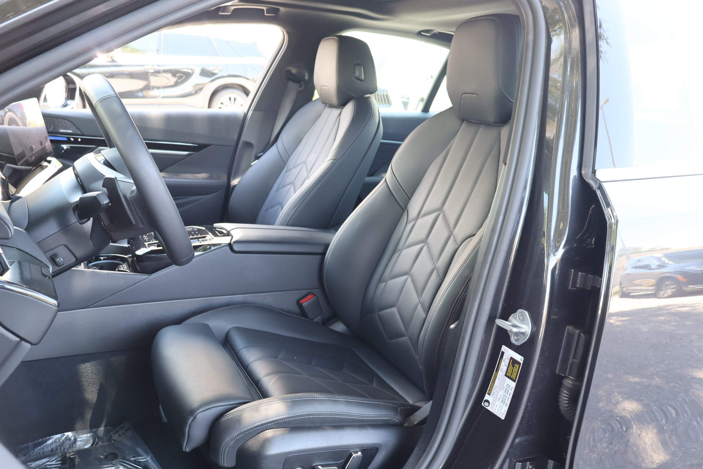 Used 2025 BMW 530i RWD image 2