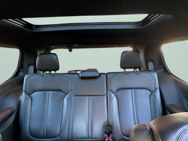 Used 2023 Jeep Wagoneer Series II AWD/4WD image 13