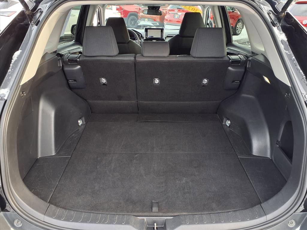 Used 2023 Toyota RAV4 LE image 12