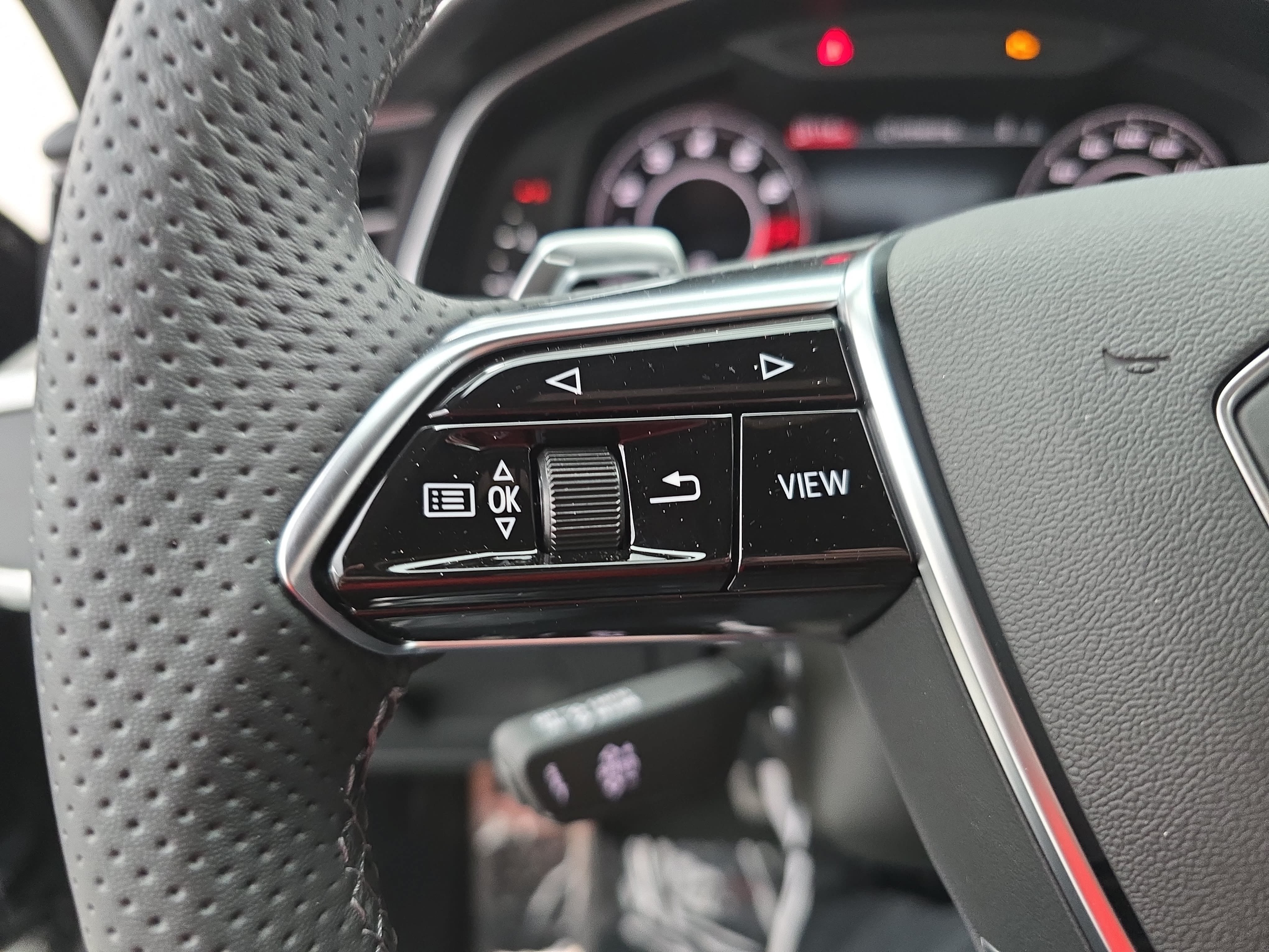 Used 2024 Audi RS 7 Performance AWD/4WD image 17