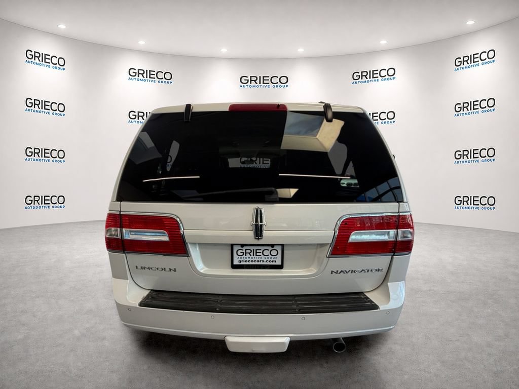Used 2012 Lincoln Navigator 2WD w/ Monochrome Appearance Pkg image 6