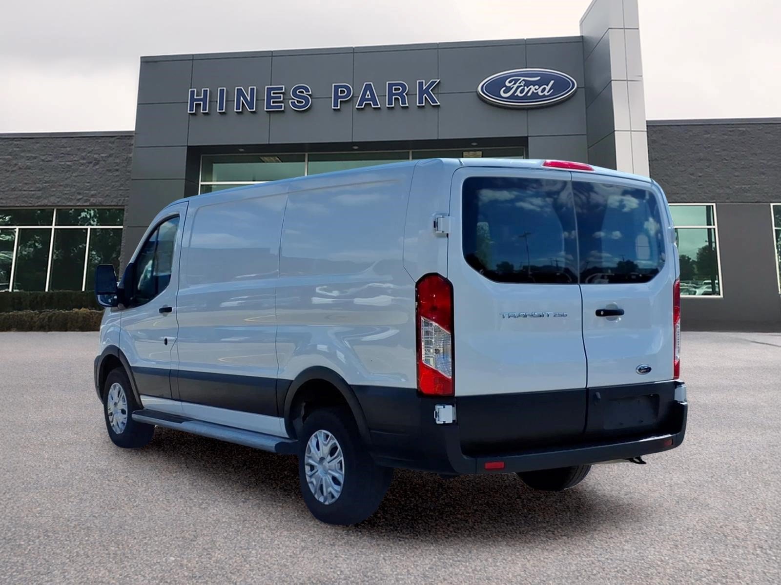 Used 2025 Ford Transit 250 Low Roof w/ Exterior Upgrade Package RWD image 5