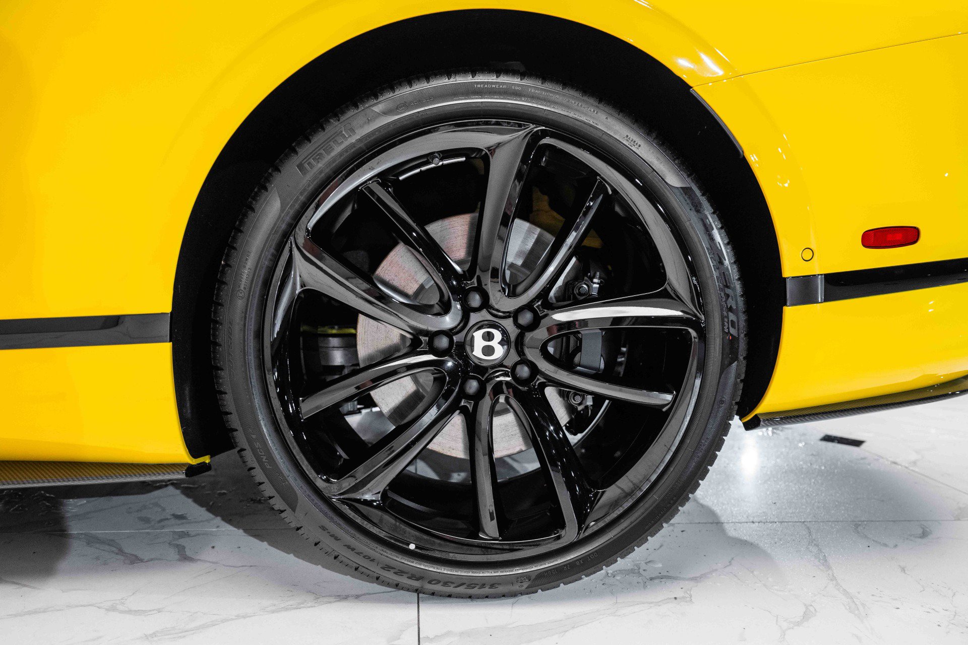 Used 2024 Bentley Continental GT V8 image 13